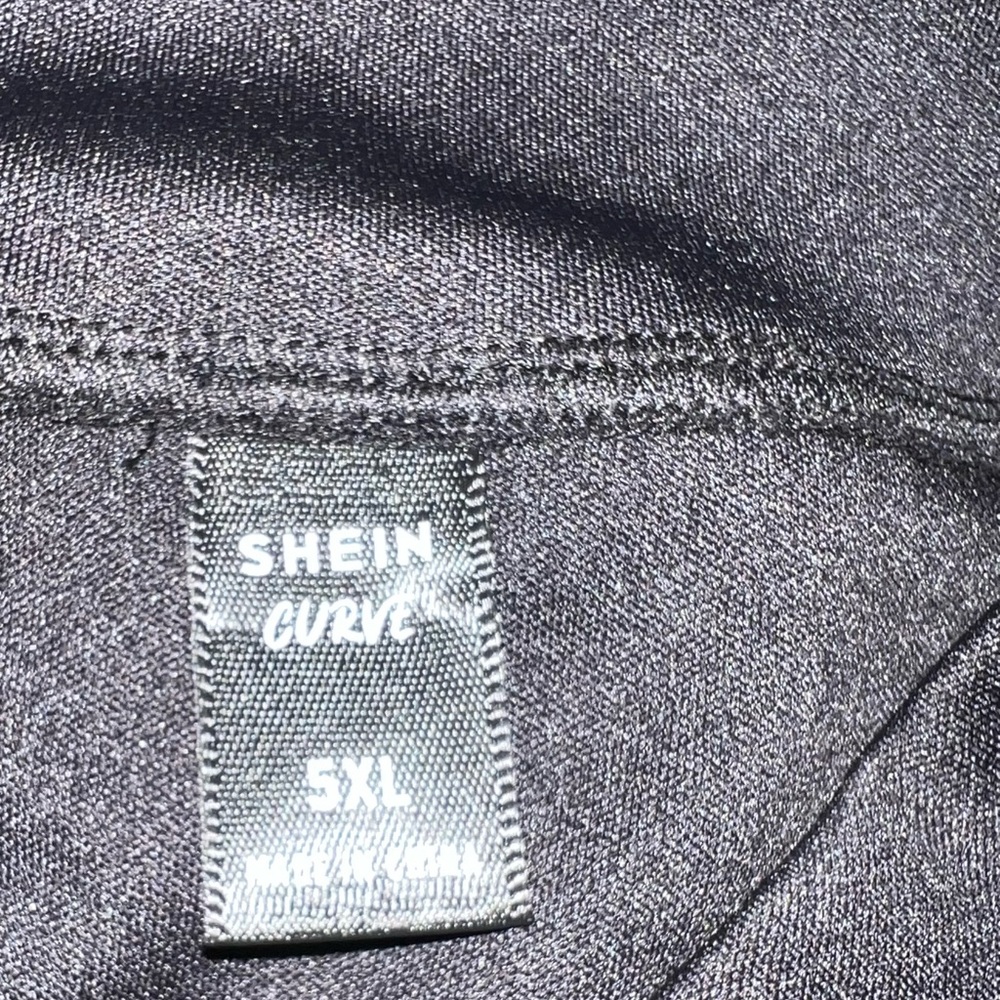 SHEIN Black Curve Top - Picture 3 of 3
